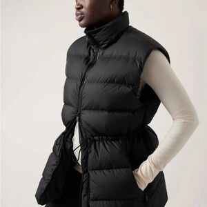 Athleta Cascade Down Vest Size  Large Black #467748 NEW W TAGS